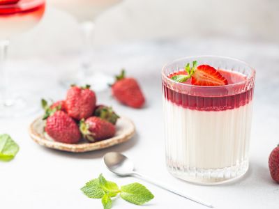 Panna Cotta | Co to jest, skąd pochodzi, przepisy