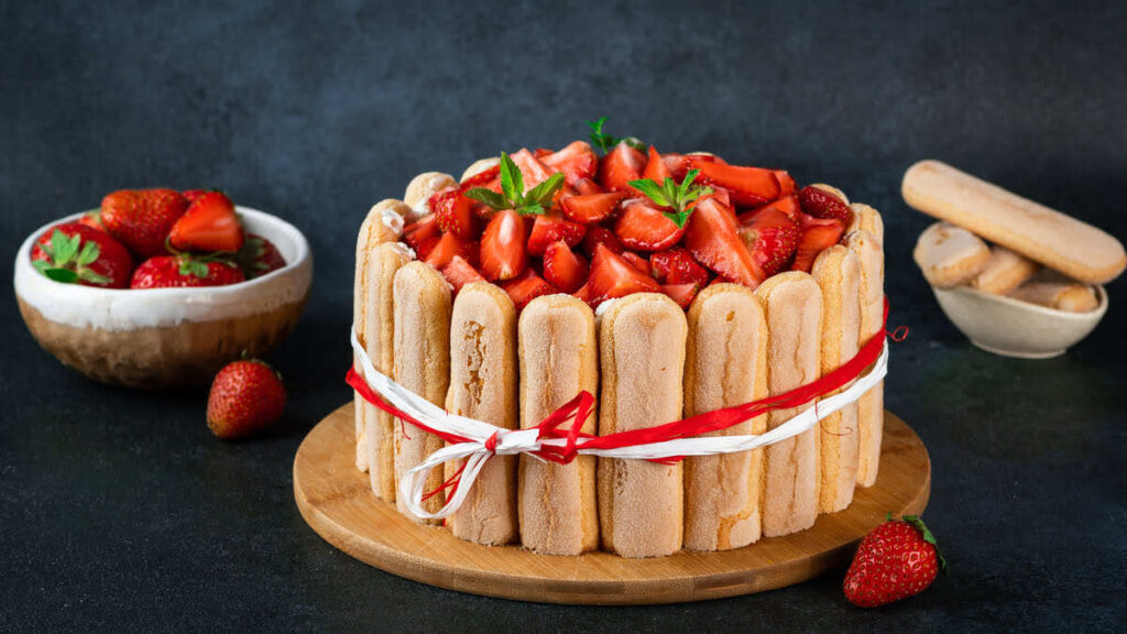 Deser bez pieczenia - tort Charlotte
